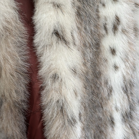 VINTAGE Jordache Faux Fur Coat USA-Fire LG- Read AMAZING STYLE- GLAM- PERFECT - Picture 2 of 8